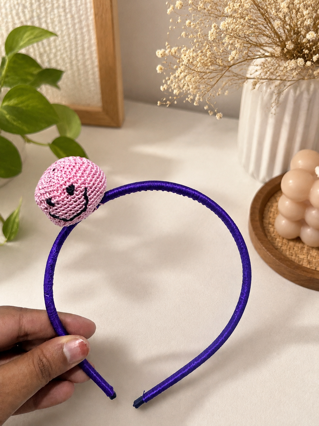 Smiling hairband